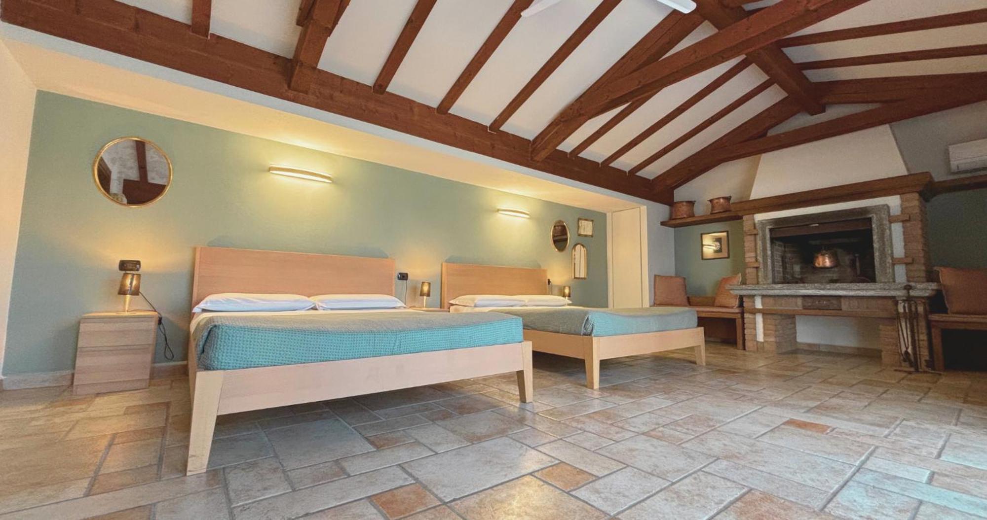 Casa Ceruti Bed & Breakfast Villa Guardia Exterior photo